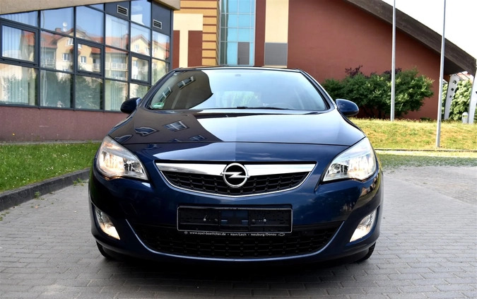 Opel Astra cena 26900 przebieg: 207121, rok produkcji 2012 z Elbląg małe 781
